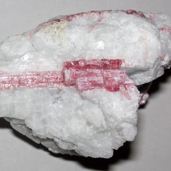 Tormalina rosa (rubellite)